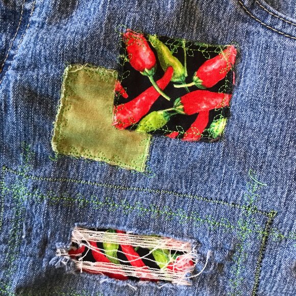 Upcycled Denim Ripped Jean Cutoff Shorts, Chili Peppers Theme, Women’s Size 6 - Picture 4 of 14